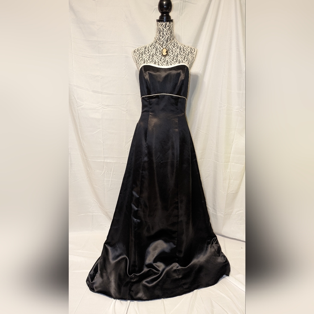 B2 Black With White Trim Ball Gown/Prom/Holiday Dress!